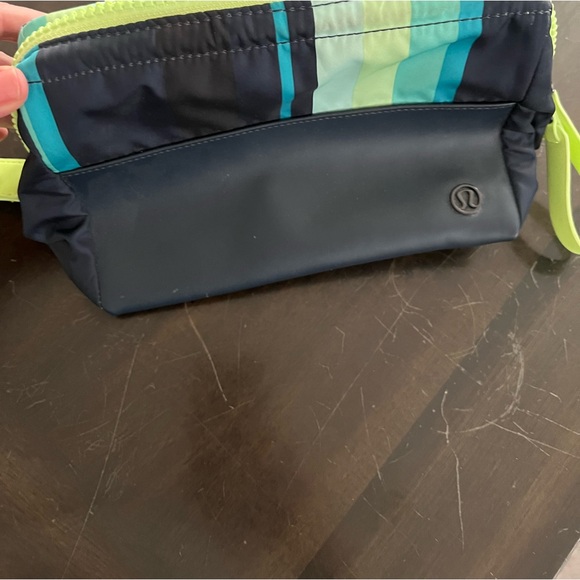 Authentic Lululemon Mind & Body Multi-Use Toiletry Bag  Color: Inkwell - Picture 2 of 10